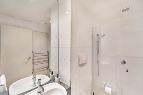 Photo of property in Sanctum Apartment, 10 Ebor Street, Te Aro, Wellington, 6011