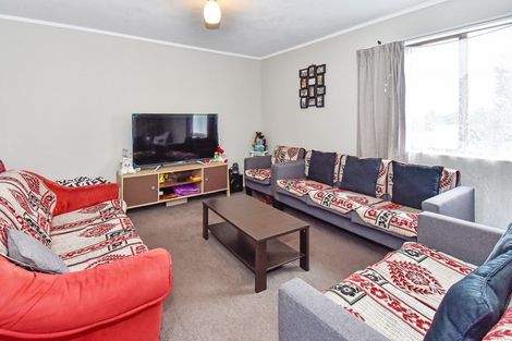 Photo of property in 2/13 Everglade Drive, Goodwood Heights, Auckland, 2105