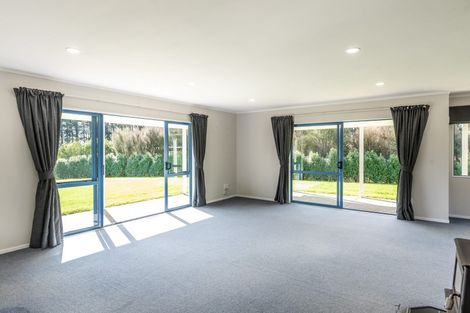 Photo of property in 2 Wallace Loop Road, Koputaroa, Levin, 5571