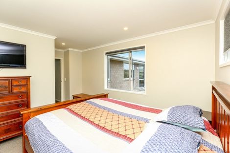 Photo of property in 37 Ainslee Street, Highlands Park, New Plymouth, 4312