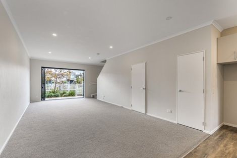 Photo of property in 3 Tahuhu Road, Mount Wellington, Auckland, 1062