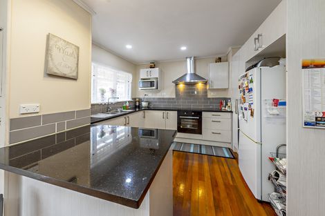 Photo of property in 12 Cameron Street, Papakura, 2110