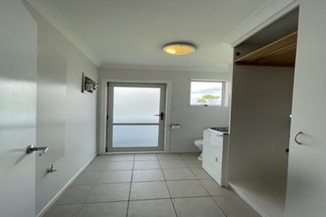 Photo of property in 28 Hueglow Rise, West Harbour, Auckland, 0618