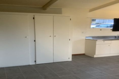 Photo of property in 1/98 Chislehurst Street, Henderson, Auckland, 0612