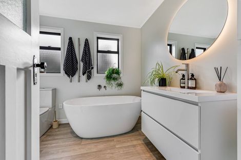 Photo of property in 16 Marire Avenue, Frankton, Hamilton, 3204