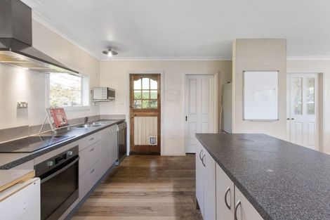 Photo of property in 16 Lucknow Road, Havelock North, 4130