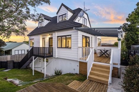 Photo of property in 1/136 Bradbury Road, Botany Downs, Auckland, 2010