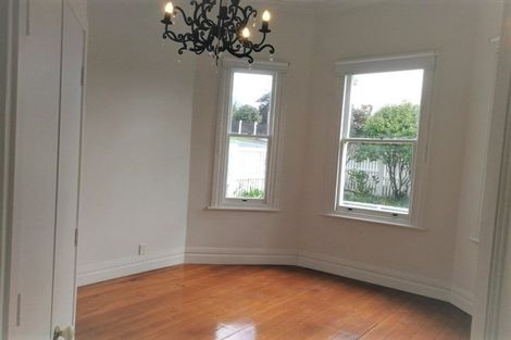 Photo of property in 18 Trinidad Road, Sunnynook, Auckland, 0620