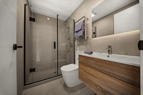Photo of property in 3b Jillteresa Crescent, Half Moon Bay, Auckland, 2012