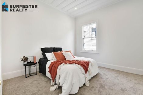 Photo of property in 5 Porter Crescent, Helensville, 0800