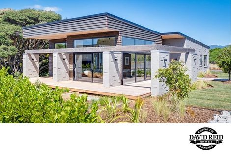 Photo of property in 4 Kanuka Close, Waikanae, 5036