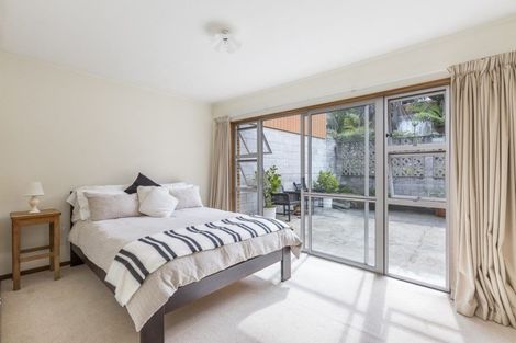 Photo of property in 61 Queenstown Road, Onehunga, Auckland, 1061