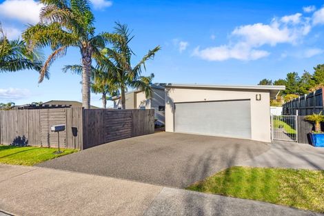 Photo of property in 8 Waterside Drive, Pyes Pa, Tauranga, 3112