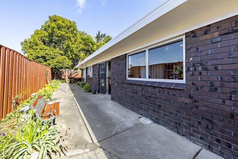 Photo of property in 2/8 Parera Place, Papatoetoe, Auckland, 2025