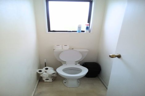 Photo of property in 2/15 Shifnal Drive, Randwick Park, Auckland, 2105