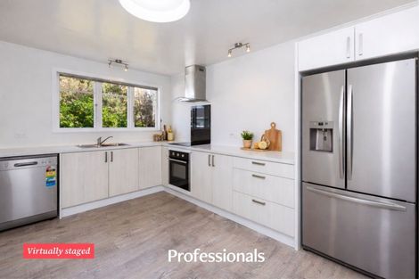 Photo of property in 21 Totara Park Road, Clouston Park, Upper Hutt, 5018