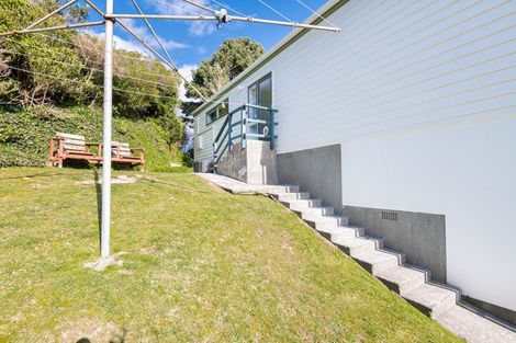 Photo of property in 86a Black Rock Road, Newlands, Wellington, 6037
