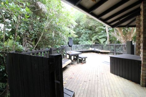 Photo of property in 539 South Titirangi Road, Titirangi, Auckland, 0604