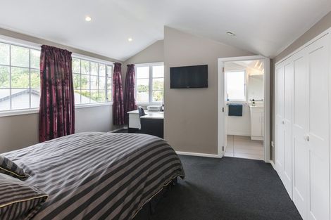 Photo of property in 20 Straven Road, Riccarton, Christchurch, 8011