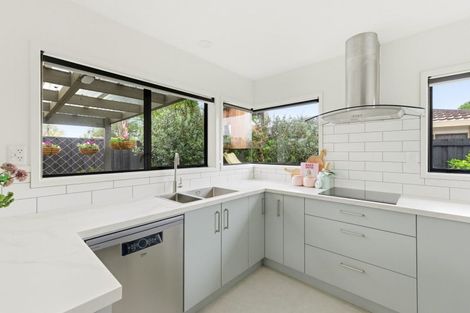 Photo of property in 22 Romana Crescent, Papamoa Beach, Papamoa, 3118