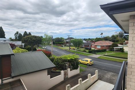 Photo of property in 64c Yeovil Road, Te Atatu Peninsula, Auckland, 0610