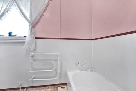 Photo of property in 6 Regan Street, Stratford, 4332