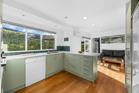 Photo of property in 15 Glucina Avenue, West Harbour, Auckland, 0618