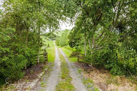 Photo of property in 215c Heatley Road, Whakapirau, 0583