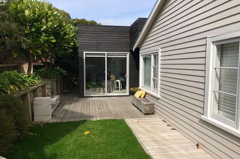 Photo of property in 47 Maungaraki Road, Korokoro, Lower Hutt, 5012