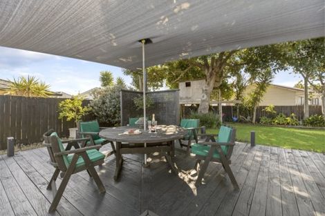 Photo of property in 2 Busing Avenue, Papakura, 2110