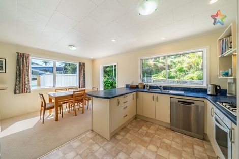 Photo of property in 4 Tarras Grove, Kelson, Lower Hutt, 5010