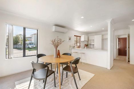 Photo of property in 1/14 Ponderosa Drive, Oteha, Auckland, 0632