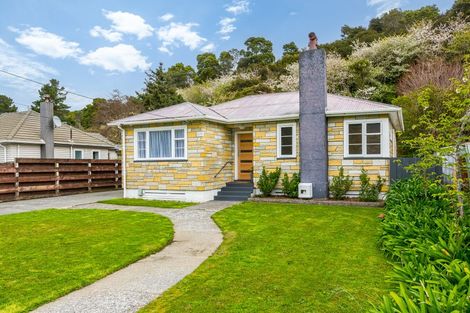 Photo of property in 18 Dover Road, Wainuiomata, Lower Hutt, 5014
