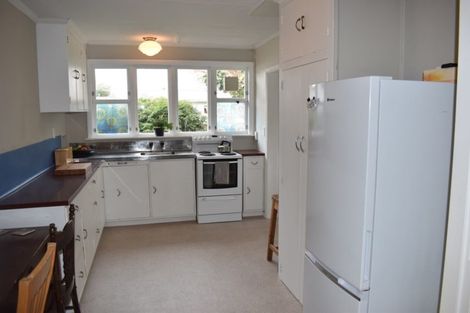 Photo of property in 75 Victoria Street, Carterton, 5713