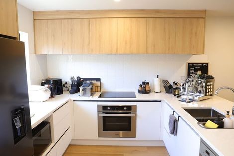 Photo of property in 17e Craigbank Avenue, New Lynn, Auckland, 0600