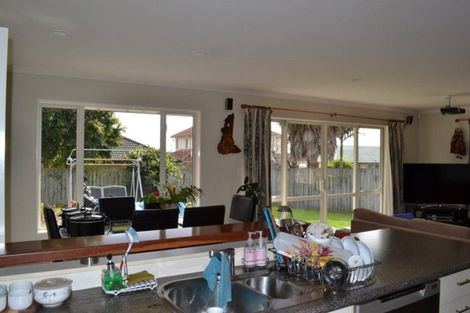 Photo of property in 8 Belcoo Crescent, East Tamaki, Auckland, 2013