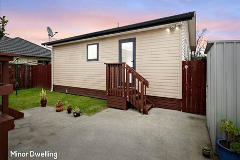 Photo of property in 14 Peachgrove Road, Te Atatu Peninsula, Auckland, 0610