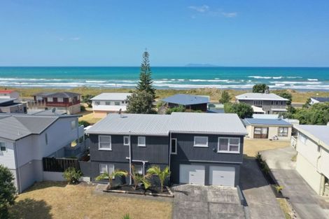 Photo of property in 277 Seaforth Road, Waihi Beach, 3611
