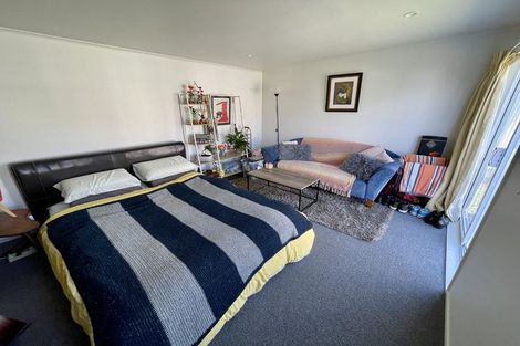 Photo of property in 17 Reynolds Street, Taita, Lower Hutt, 5011