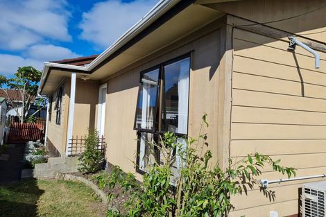 Photo of property in 2/321 Weymouth Road, Weymouth, Auckland, 2103