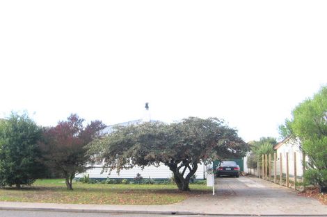 Photo of property in 908 Grove Road, Mayfair, Hastings, 4122