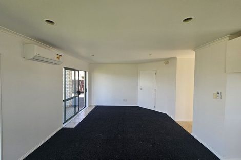 Photo of property in 86 Reeves Road, Pakuranga Heights, Auckland, 2010