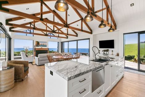 Photo of property in 13 Washer Road, Omata, New Plymouth, 4374