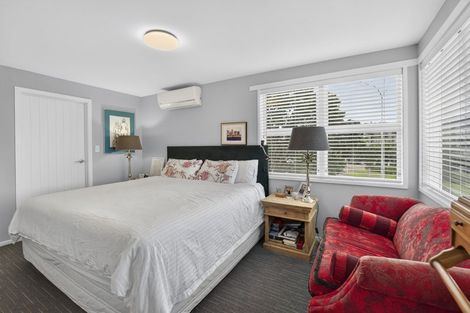 Photo of property in 250 Centreway Road, Orewa, 0931