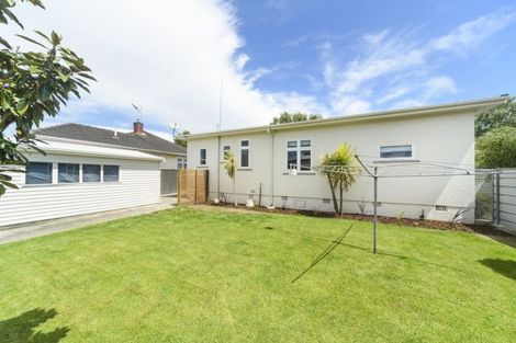Photo of property in 95 Churchill Avenue, Hokowhitu, Palmerston North, 4410