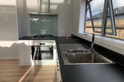 Photo of property in 28 Koru Loop, Paraparaumu, 5032