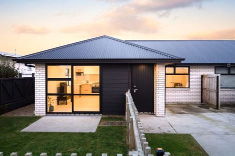 Photo of property in 2/2 Grange Avenue, Nawton, Hamilton, 3200