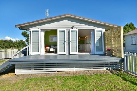 Photo of property in 21 Shine Road, South Head, Helensville, 0874