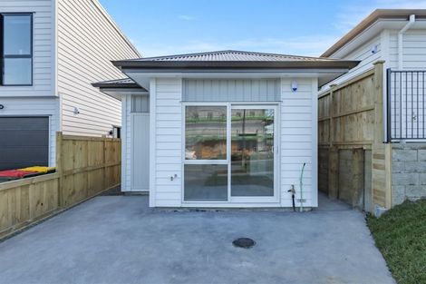 Photo of property in 27 Matakohe Road, Westgate, Auckland, 0814