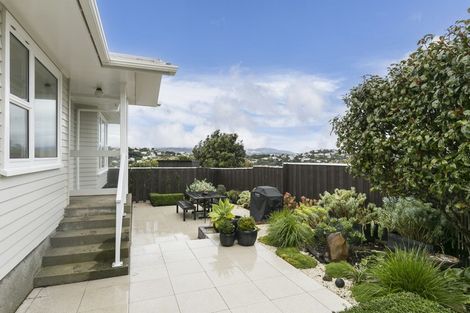 Photo of property in 88 Akaroa Drive, Maupuia, Wellington, 6022